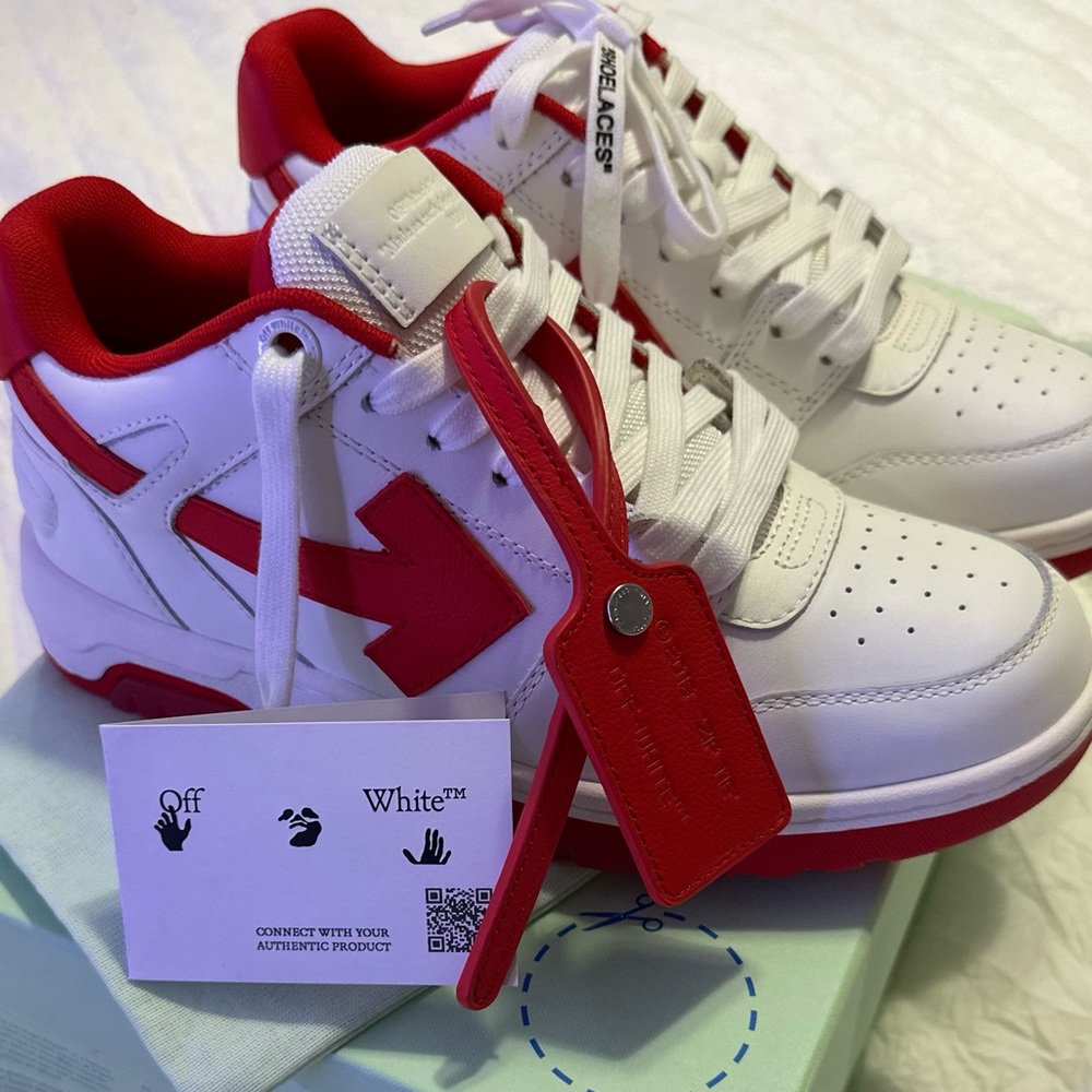 Low top Off-white "Out of office" sneaker
